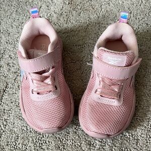Toddler 6 pink Reebok Sneakers EUC